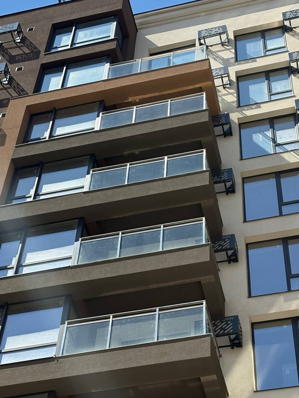 Balustrade din inox cu sticlă securizată